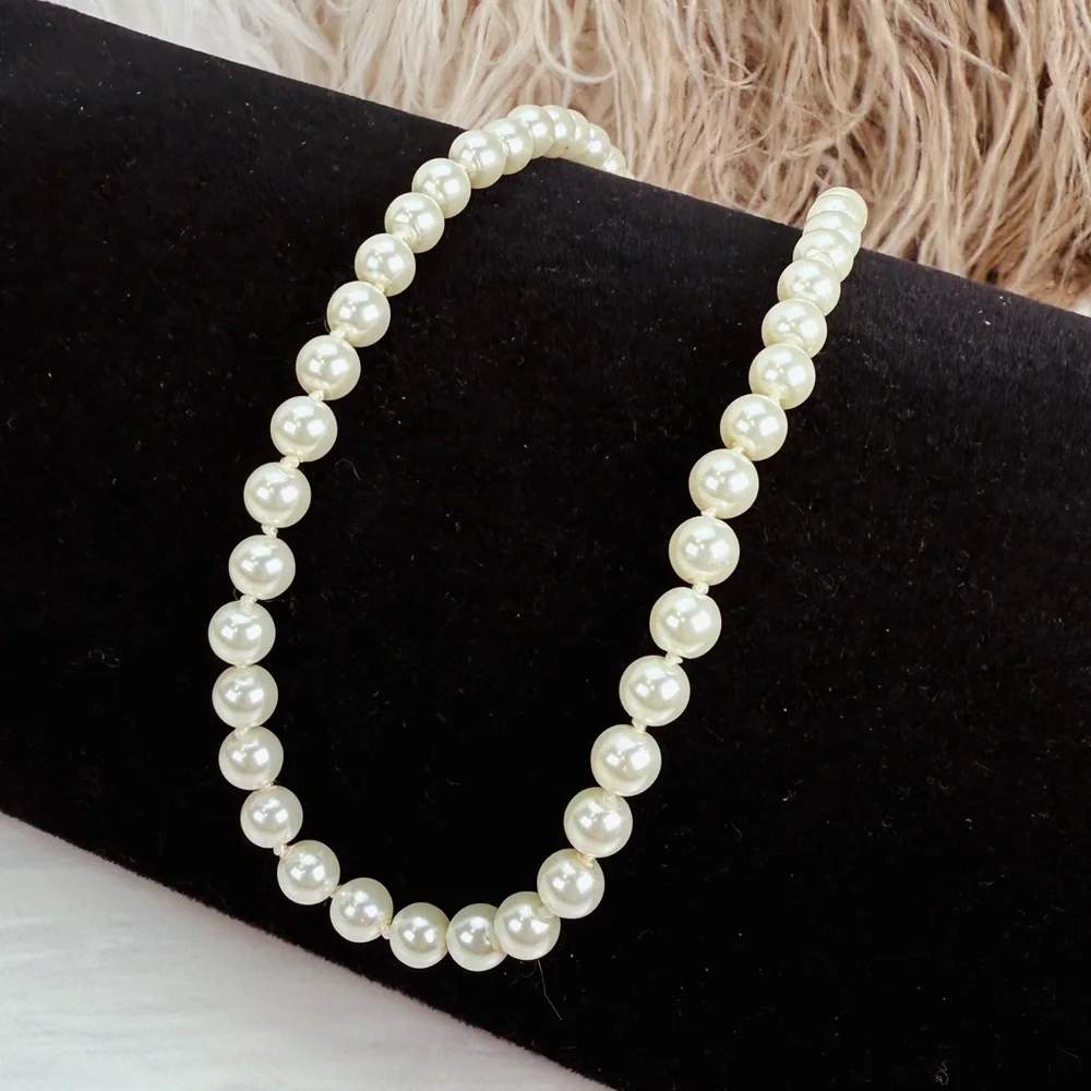Vintage small knotted in between pearl necklace